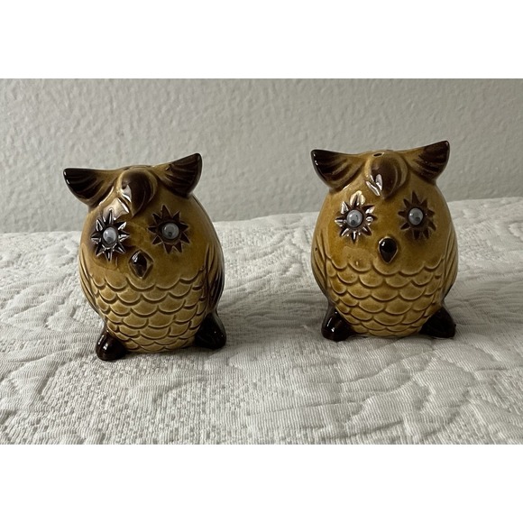 Vintage Owl Salt & Pepper Shakers Ceramic Japan Googly Eyes w/ Plugs MCM - Picture 1 of 5